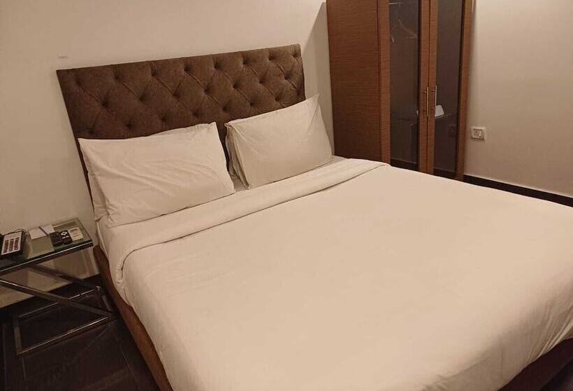 בית מלון כפרי Marina Inn Egmore Chennai