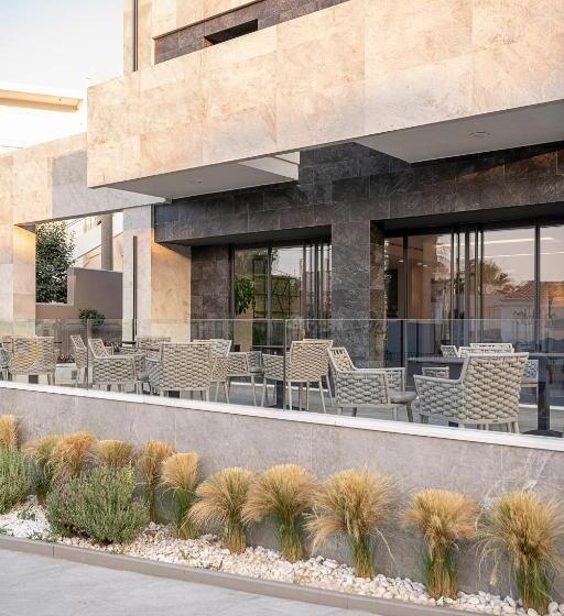 هتل Porto Platanias Village Resort