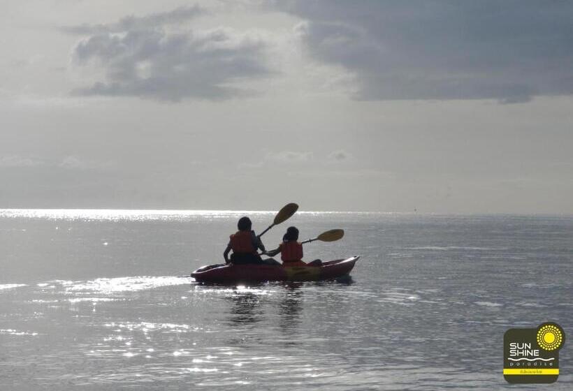 בית מלון כפרי Sunshine Paradise Resort