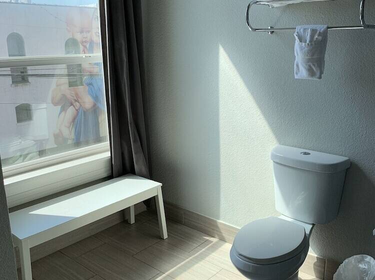 Отель The Dilworth Inn