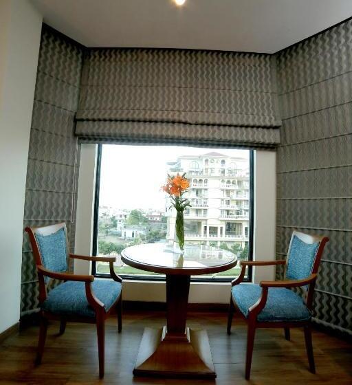 فندق The Lalit Traveller Jaipur