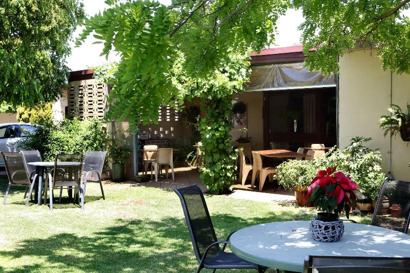 モーテル Cobram Colonial Motor Inn