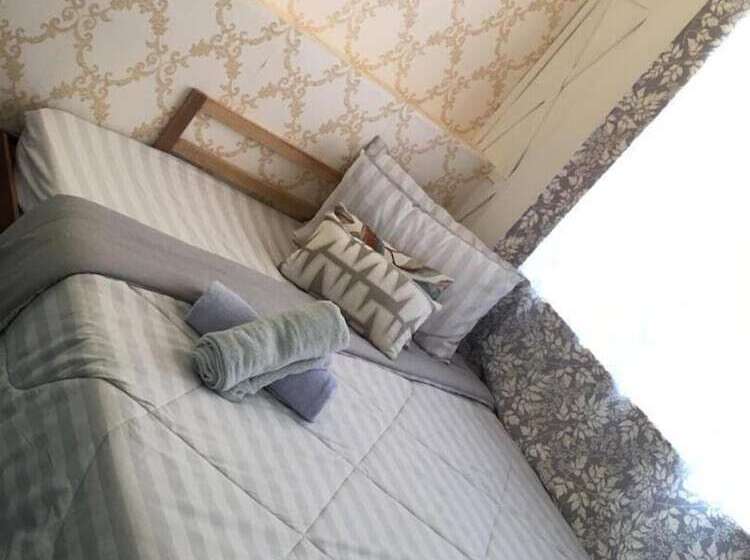 X Plorer Backpackers   Hostel