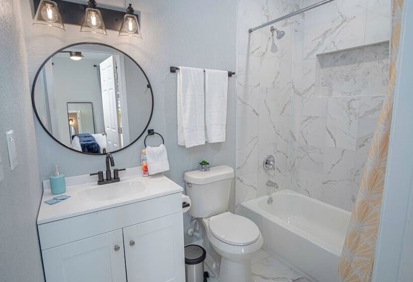 Delightfully Renovated 4 Br/2 Ba Near Dt Riverwalk