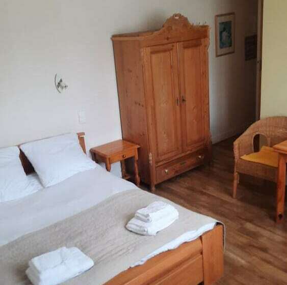 Отель Auberge St Julien Aux Bois