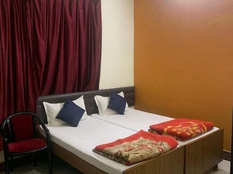 בית מלון כפרי Narendra Guest House