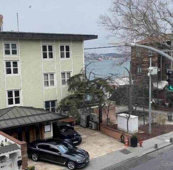 Kuzguncuk Bosphorus