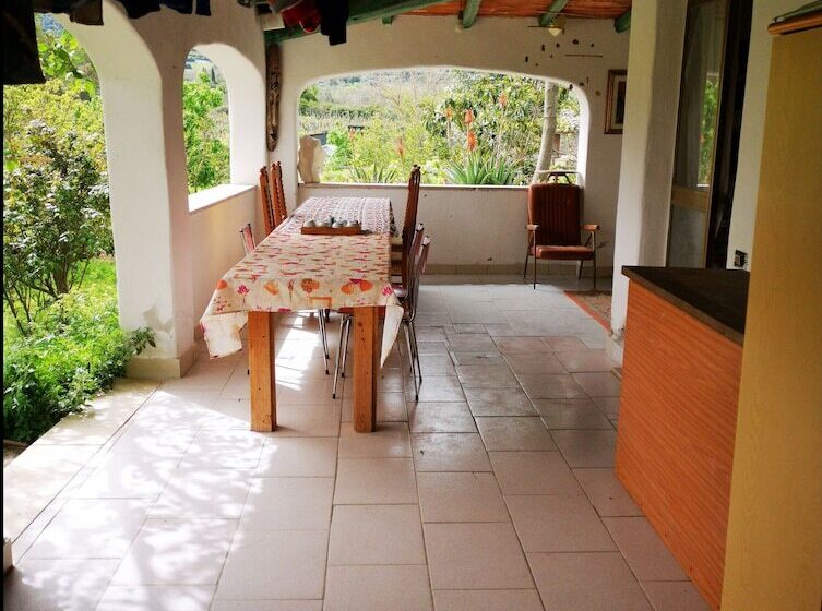 پانسیون 2nd Private Room In The Attic With Shared Bathroom Use