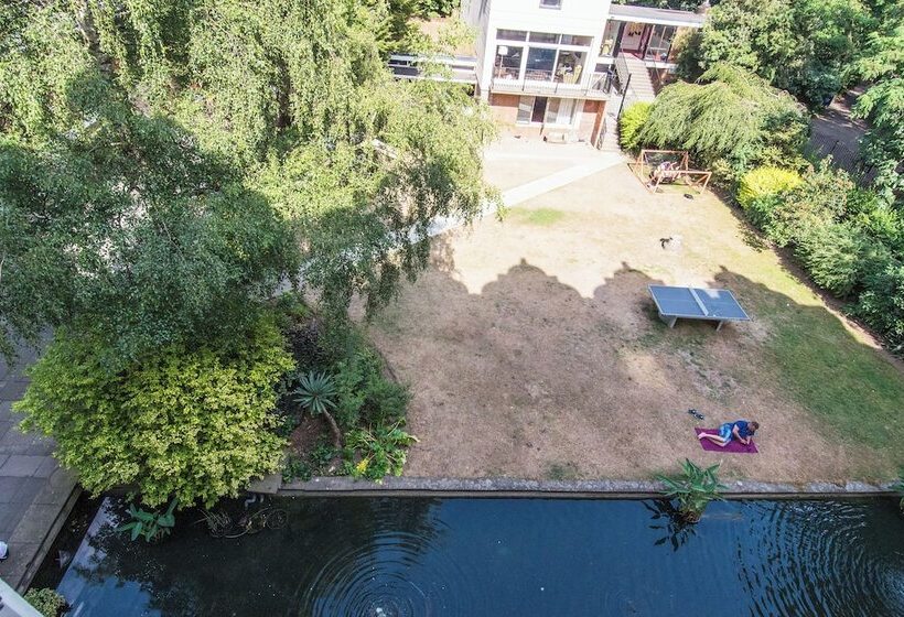 هاستل Safestay London Kensington Holland Park