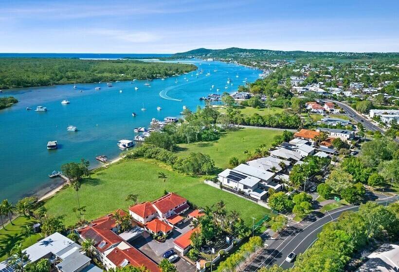 Cayman Quays