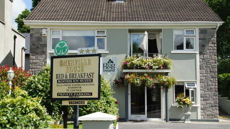 민박 Emerville House