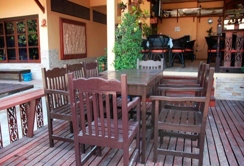 هتل Asia Divers Resort