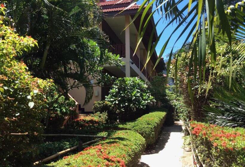 هتل Asia Divers Resort