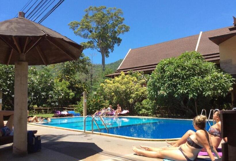 هتل Asia Divers Resort