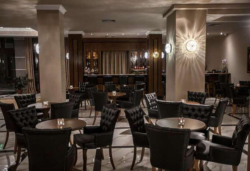 هتل Grand Meteora