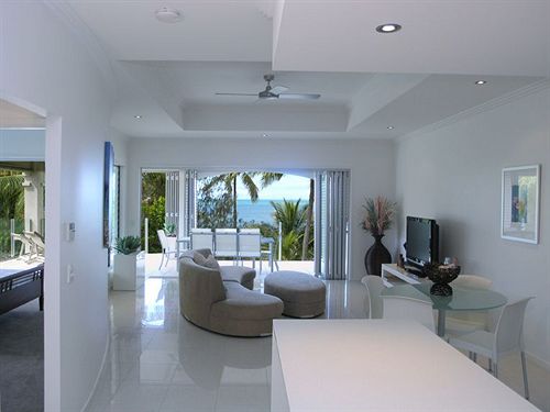 酒店 Island Views Beachfront Apartments