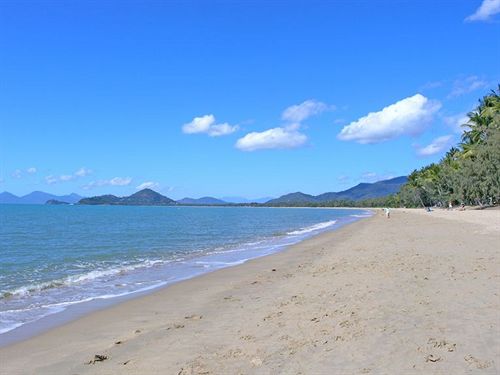 酒店 Island Views Beachfront Apartments