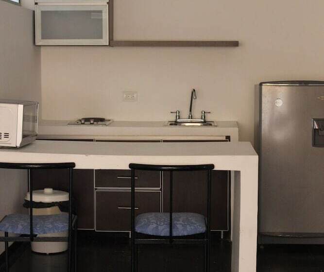 هتل Vallclaire Suites