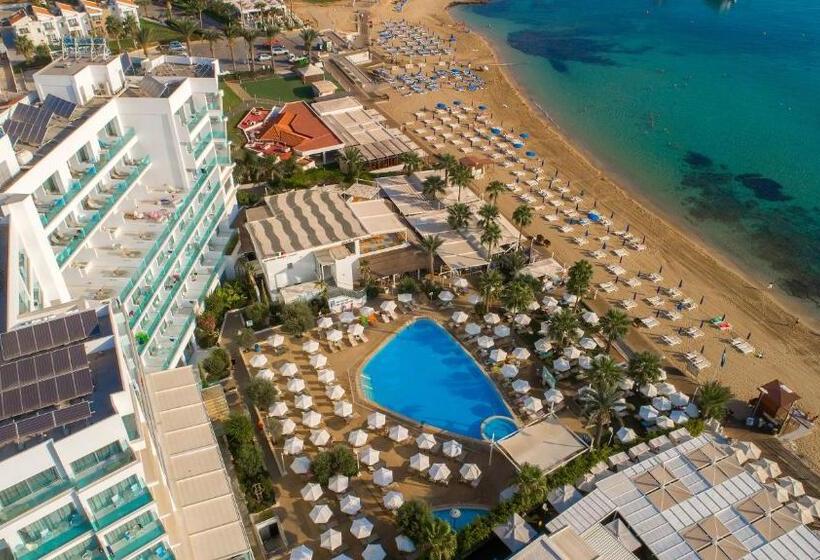 هتل Vrissaki Beach