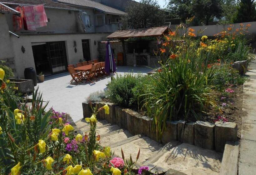 بنسيون La Ferme Des 3 Suissesses