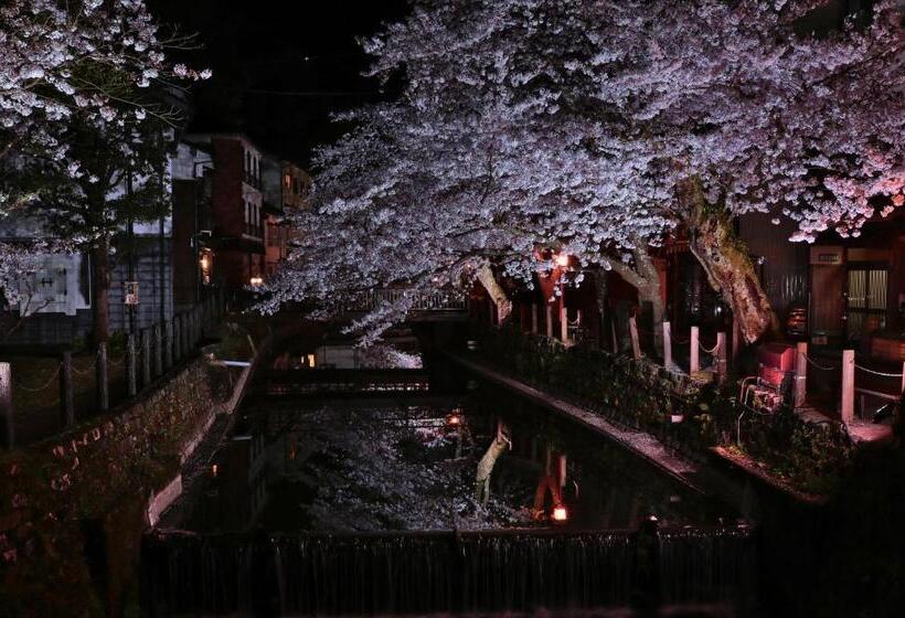 Tsutaya Ryokan