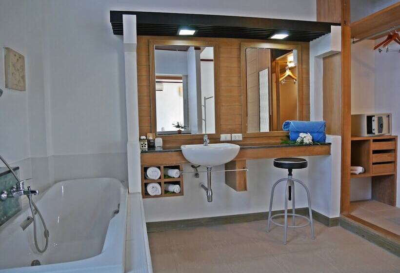 Suriya Som Villa