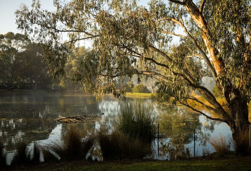 The Burrow At Wombat Bend