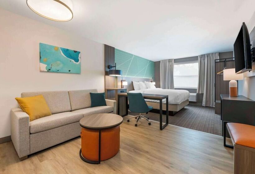 Отель Comfort Suites St Augustine Historic District Area