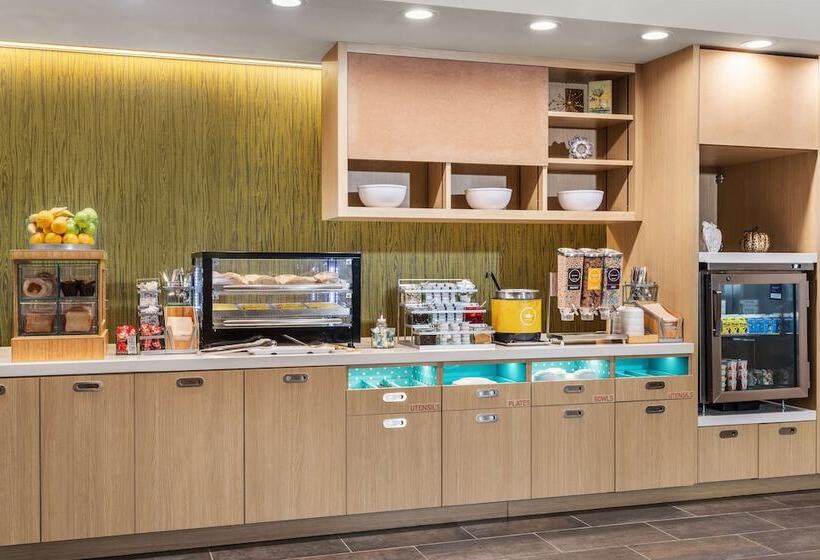 هتل Home2 Suites By Hilton Cedar Rapids Westdale