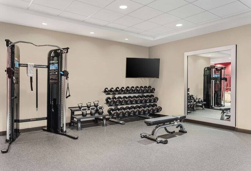 هتل Home2 Suites By Hilton Cedar Rapids Westdale