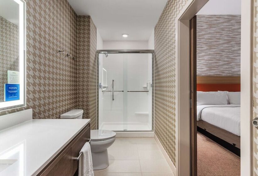 هتل Home2 Suites By Hilton Cedar Rapids Westdale
