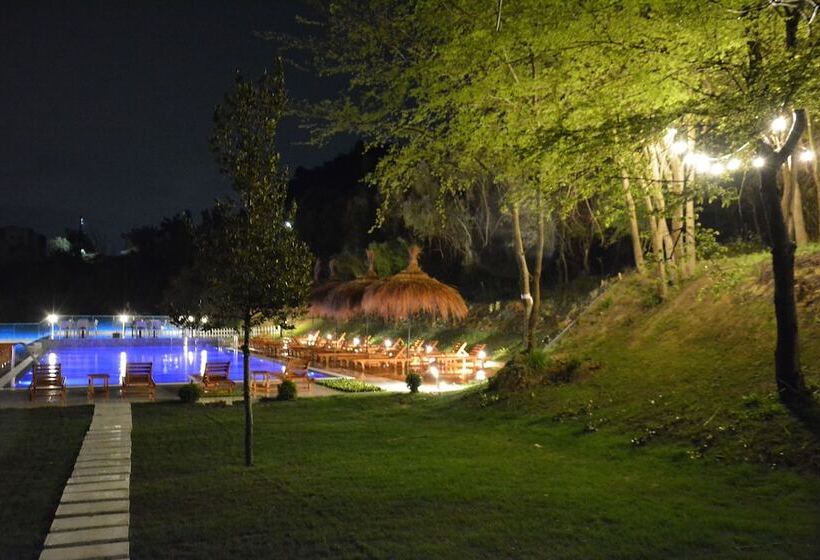 هتل Olivia S Hill Resort