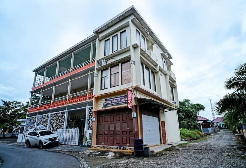 فندق Oyo 90979 Ryfana Residence Syariah