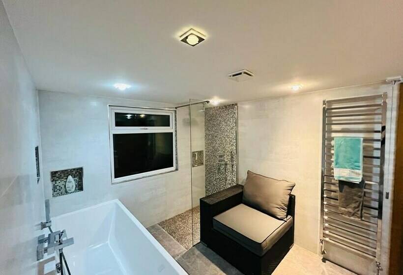 레지던스 Gorgeous Cosy Home 2 Miles From Heathrow Airport