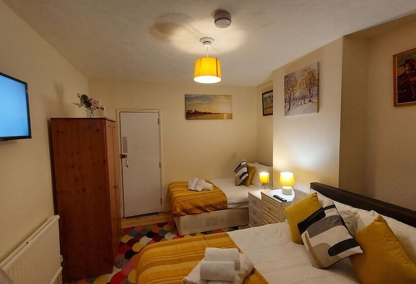 דירת נופש Ravensdale Villa  Ideal For Longer Stays In Kent