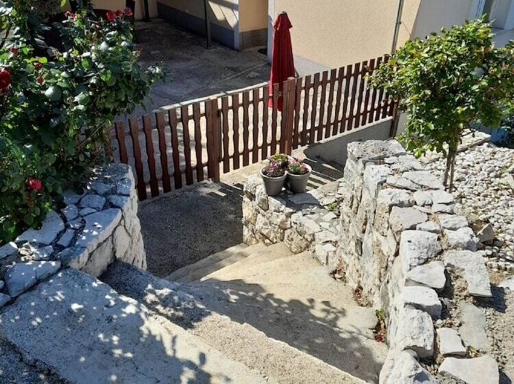 הוסטל Apartments Dalamar