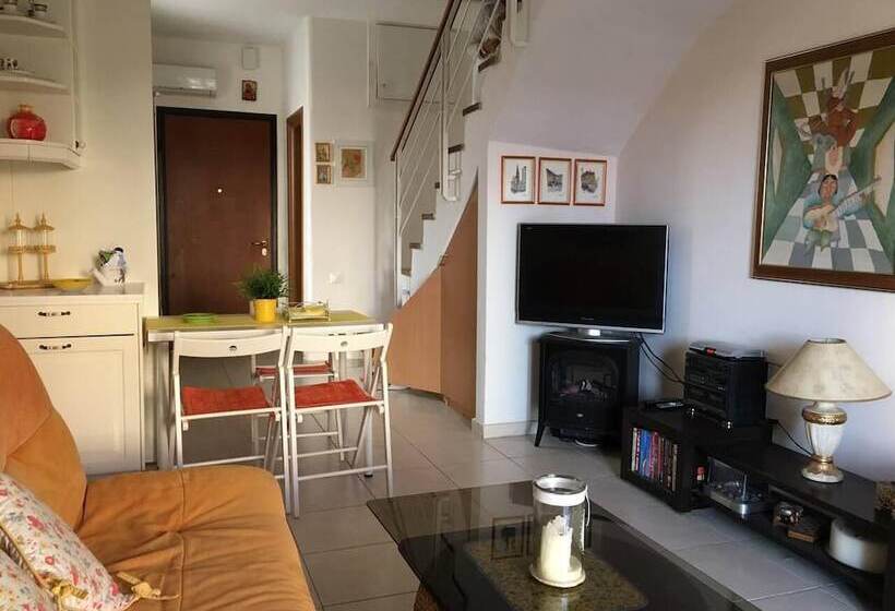 اقامتگاه Immaculate 3 Bed House In