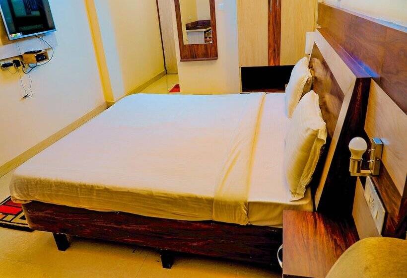 Fabhotel Kanchan Plaza