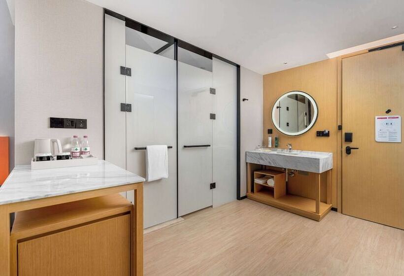 هتل Hilton Garden Inn Shanghai Lujiazui