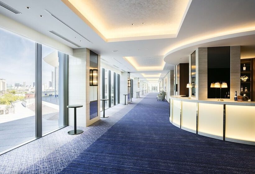 בית מלון כפרי Hilton Yokohama