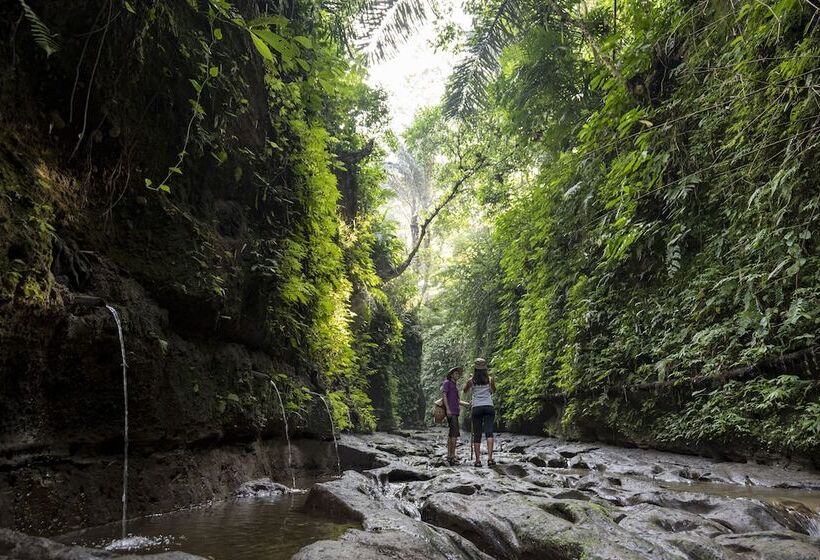 منتجع Pramana Giri Kusuma