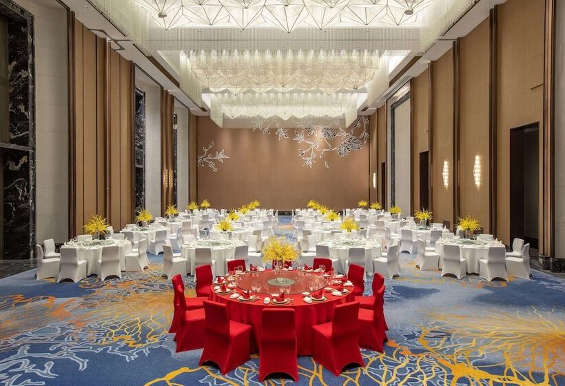 Отель Wyndham Grand Zaozhuang