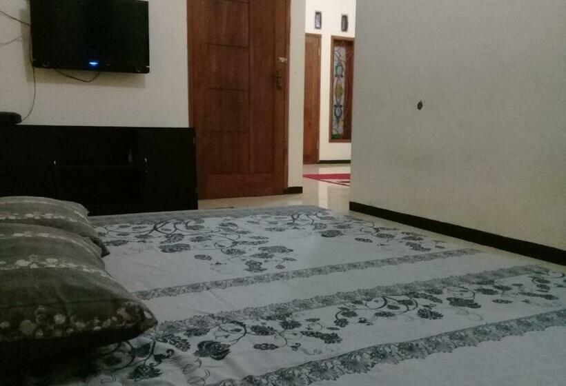 Общежитие Azalea Homestay