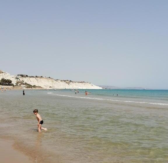 تختخواب و صبحانه Al Faro