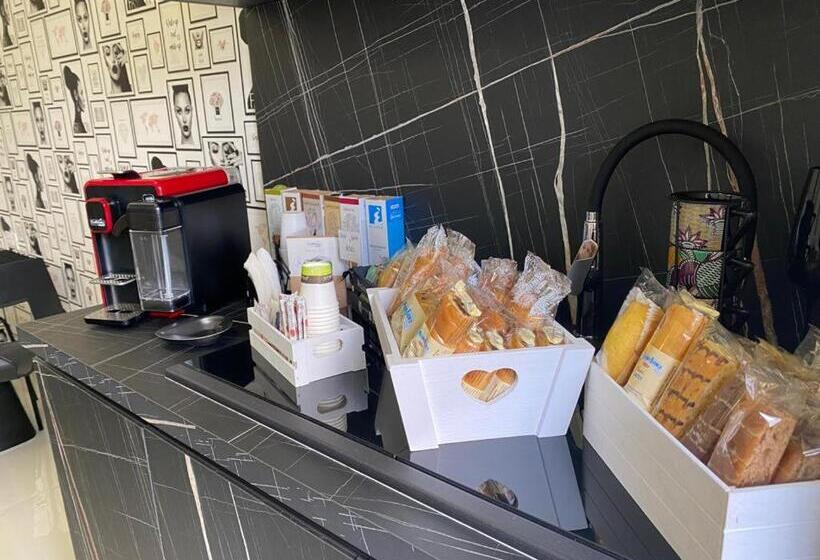 تختخواب و صبحانه Distinto Suite &s