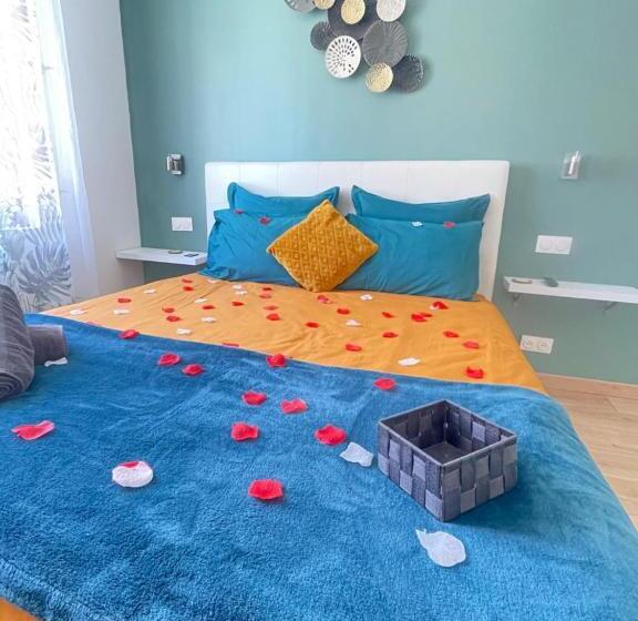 مبيت وإفطار Le Bourget   Suite Romantique
