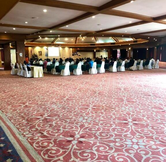 Hermitage Hotel Korat Sha