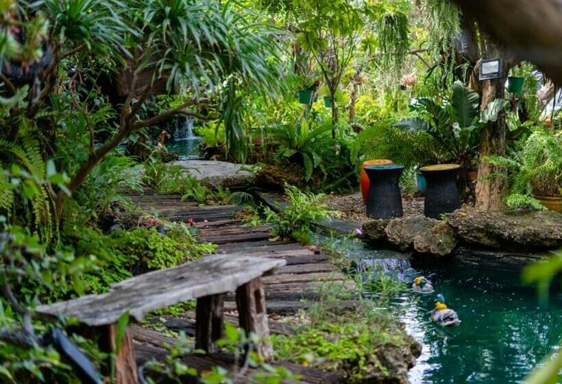 호텔 Crystal Resort Korat