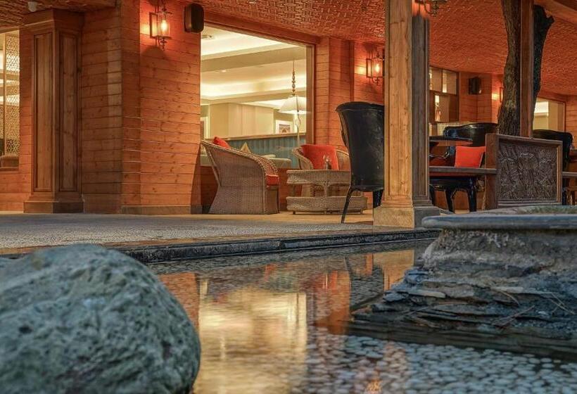 호텔 Radisson Golf Resort Pahalgam