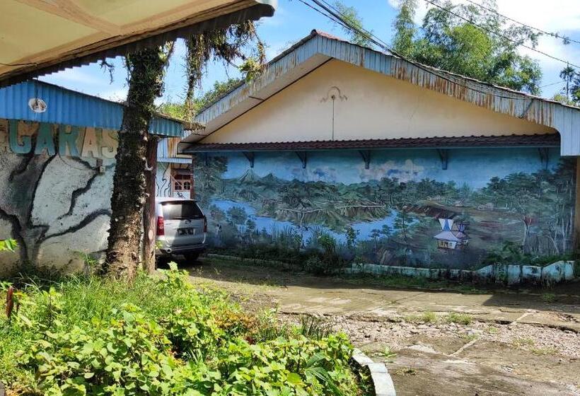 בית מלון כפרי Sayna